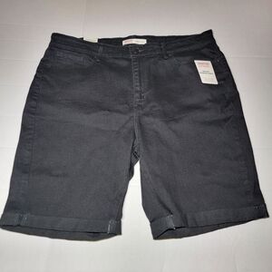 Levis Black Bermuda Mid-Rise Stretch Fabric Shorts‎ Size 18